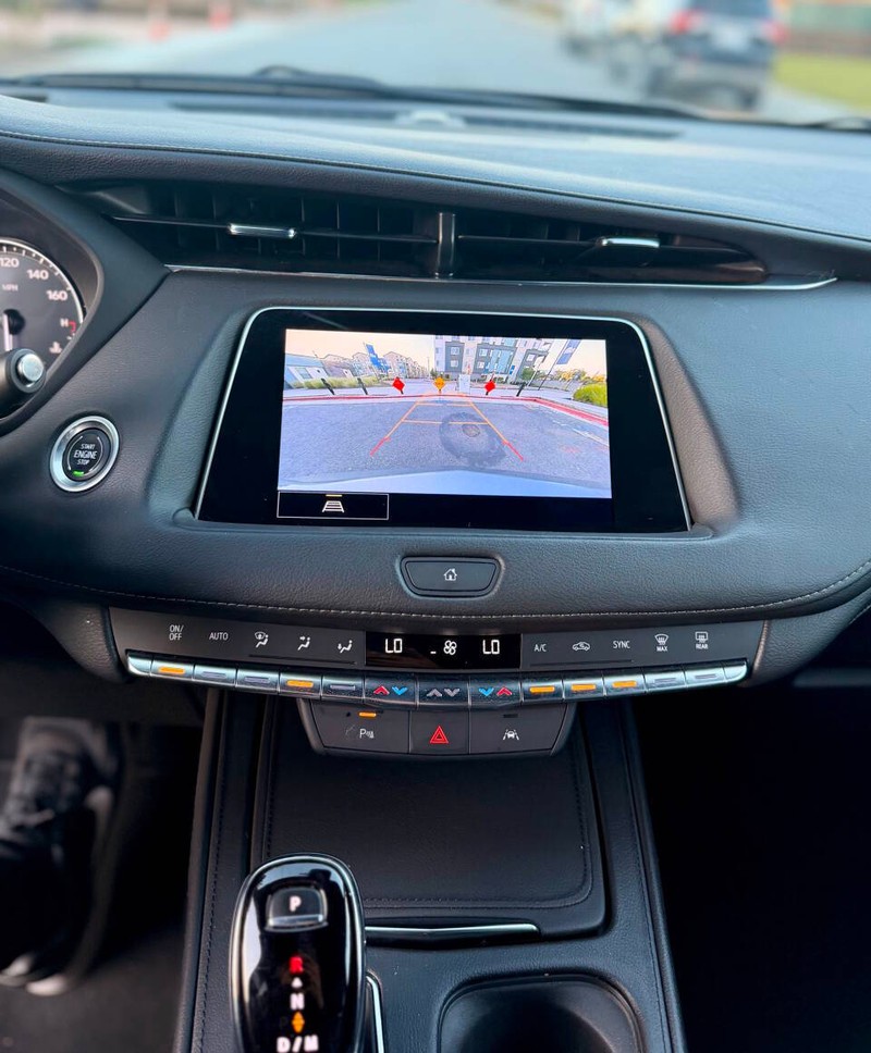 Cadillac XT4 Vehicle Full-screen Gallery Image 18