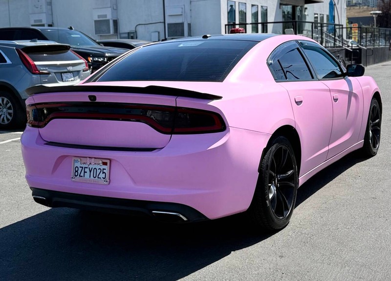 Dodge Charger Vehicle Full-screen Gallery Image 06