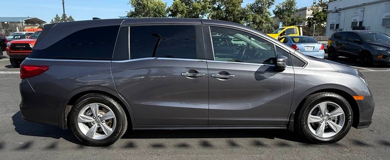 Honda Odyssey Vehicle Full-screen Gallery Image 06