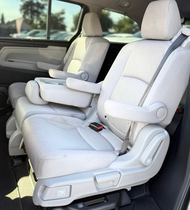 Honda Odyssey Vehicle Full-screen Gallery Image 15