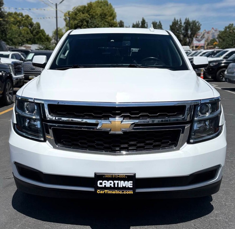 Chevrolet Suburban Vehicle Full-screen Gallery Image 02