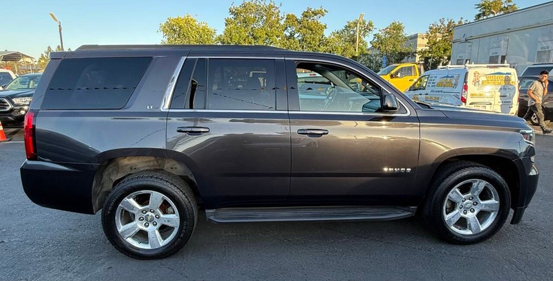 Chevrolet Tahoe Vehicle Full-screen Gallery Image 05