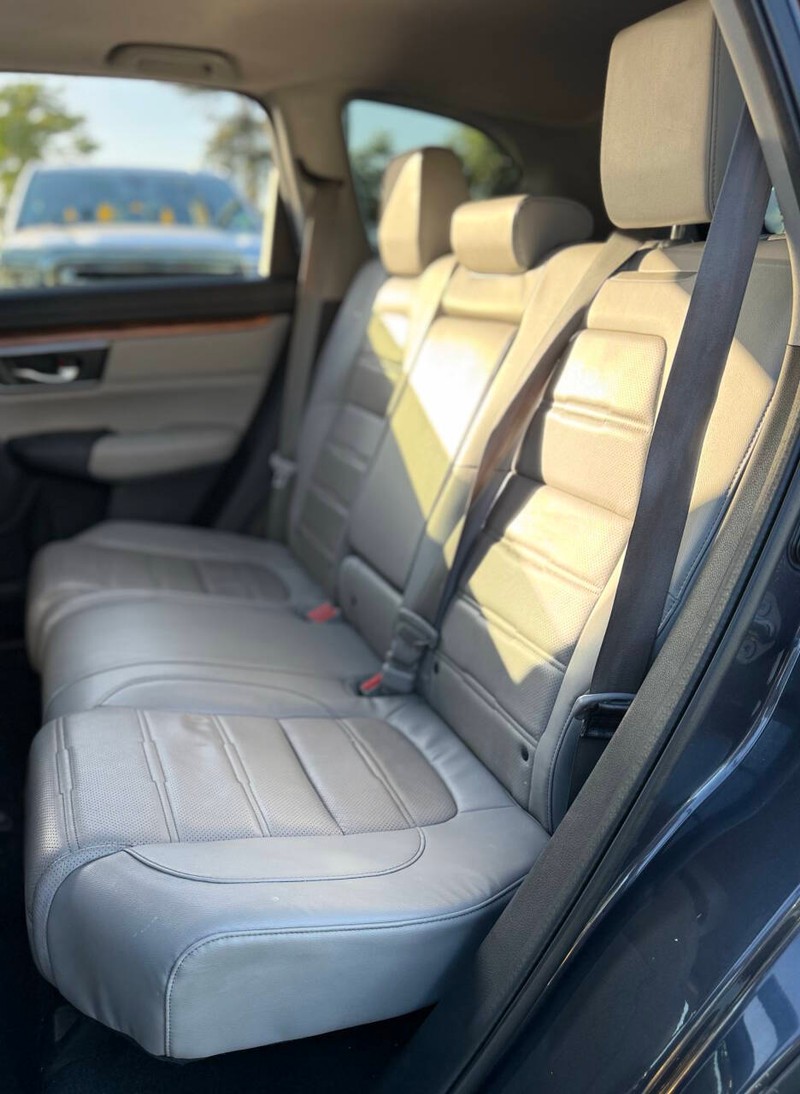 Honda CR-V Vehicle Full-screen Gallery Image 15