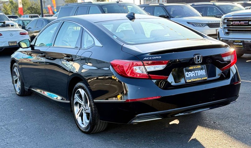 Honda Accord Sedan Vehicle Full-screen Gallery Image 06