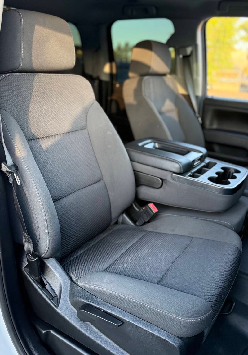 Chevrolet Silverado 1500 Vehicle Full-screen Gallery Image 13