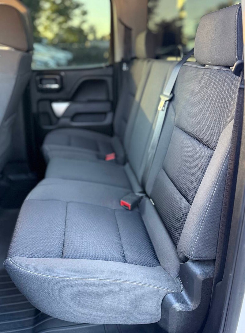 Chevrolet Silverado 1500 Vehicle Full-screen Gallery Image 15