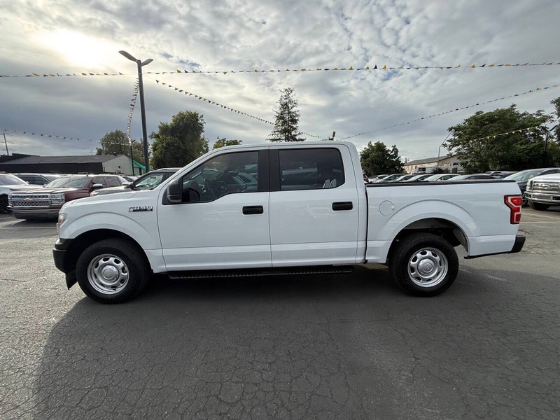 Ford F-150 Vehicle Full-screen Gallery Image 02