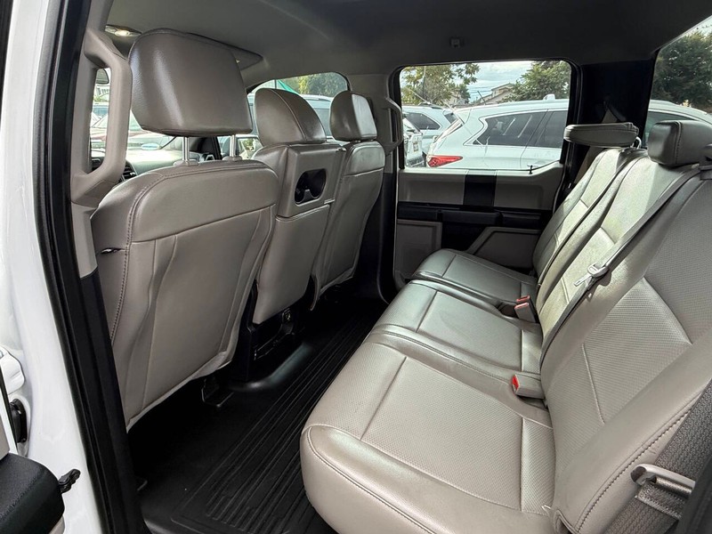 Ford F-150 Vehicle Full-screen Gallery Image 09
