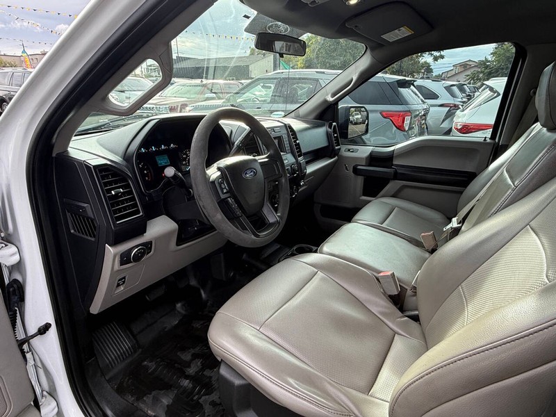 Ford F-150 Vehicle Full-screen Gallery Image 10