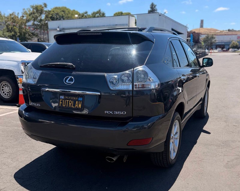 Lexus RX 350 Vehicle Full-screen Gallery Image 06
