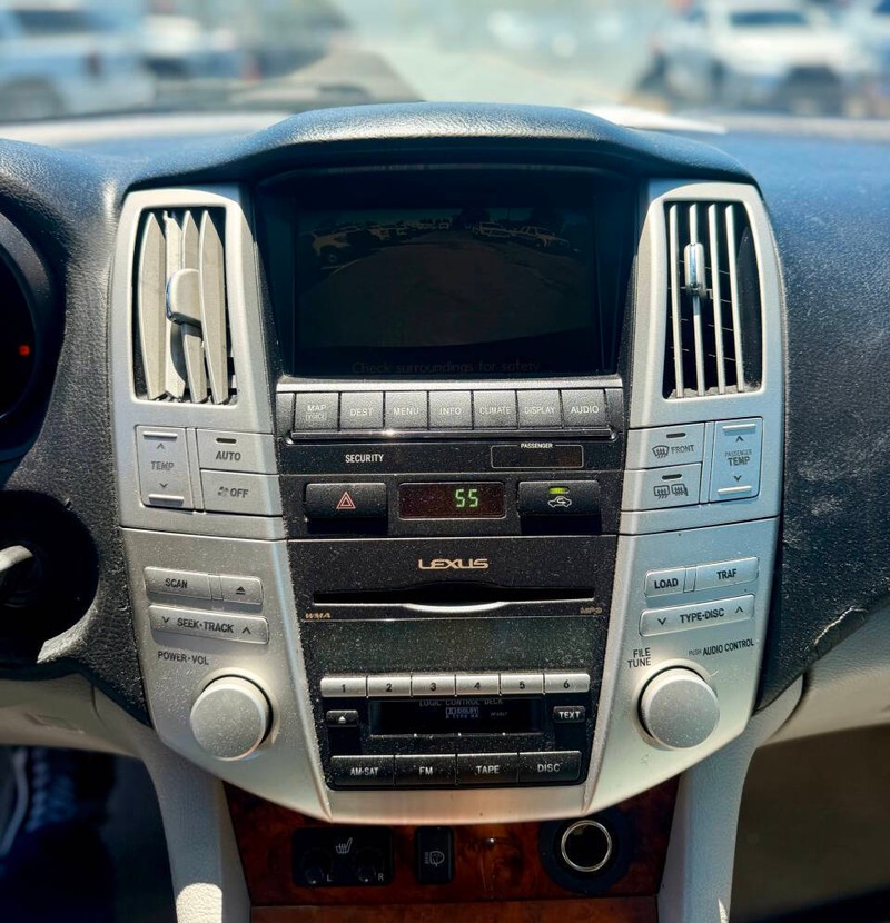 Lexus RX 350 Vehicle Full-screen Gallery Image 11