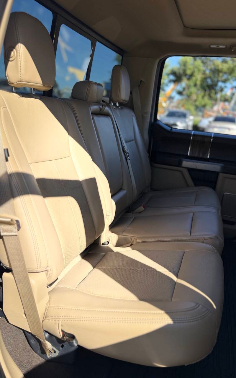 Ford F-150 Vehicle Full-screen Gallery Image 15