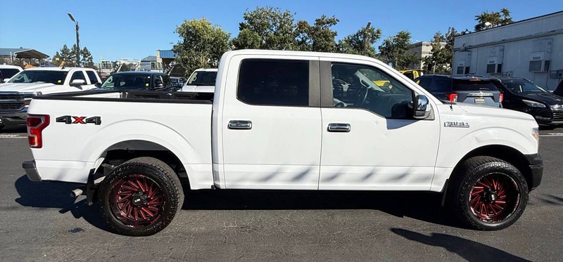 Ford F-150 Vehicle Full-screen Gallery Image 05