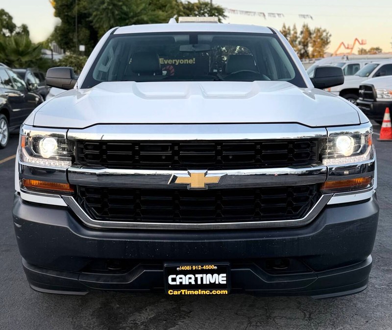 Chevrolet Silverado 1500 Vehicle Full-screen Gallery Image 03