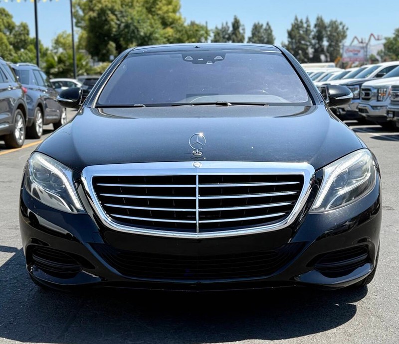 Mercedes-Benz S-Class Vehicle Full-screen Gallery Image 02
