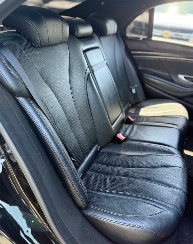 Mercedes-Benz S-Class Vehicle Full-screen Gallery Image 15