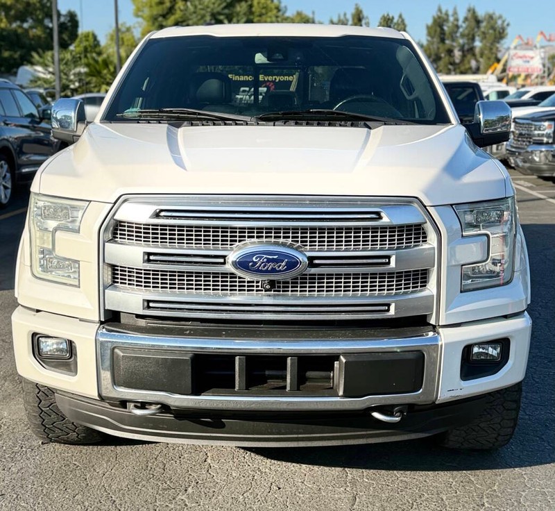 Ford F-150 Vehicle Full-screen Gallery Image 02