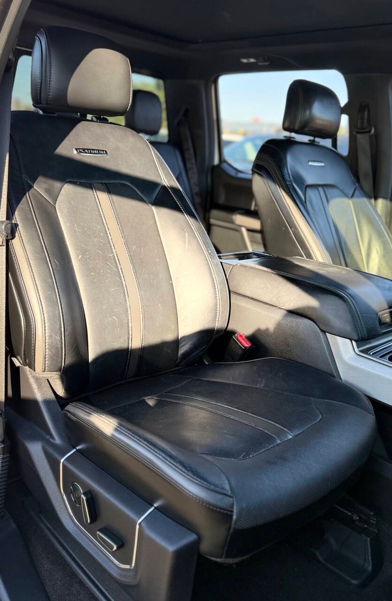 Ford F-150 Vehicle Full-screen Gallery Image 14