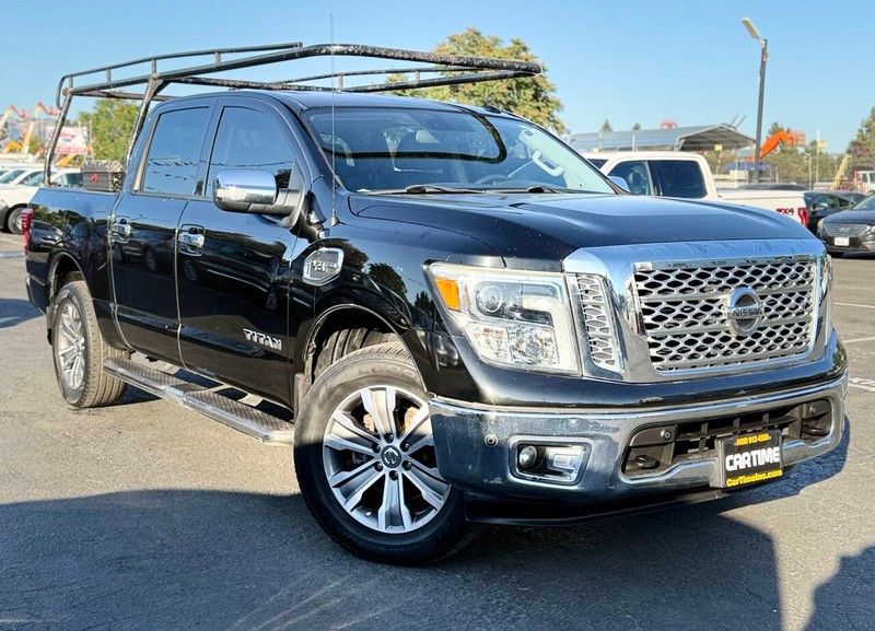 Nissan Titan Vehicle Full-screen Gallery Image 03