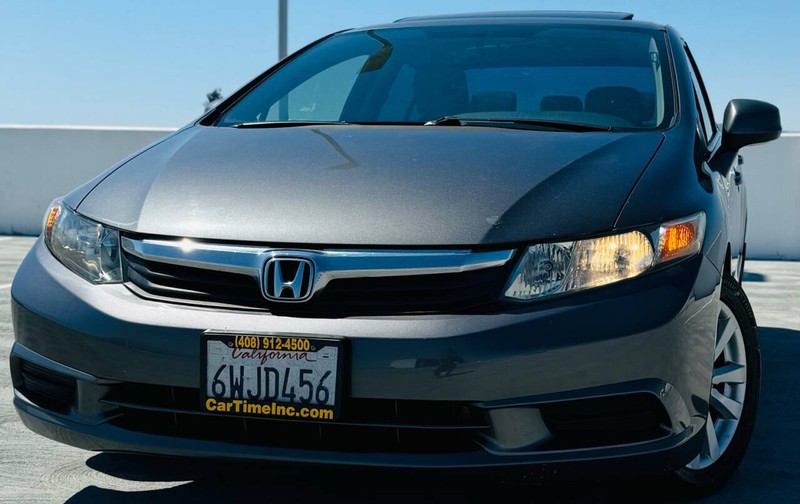 Honda Civic Sedan Vehicle Full-screen Gallery Image 02