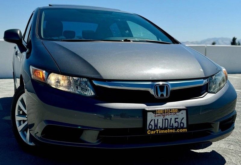 Honda Civic Sedan Vehicle Full-screen Gallery Image 03