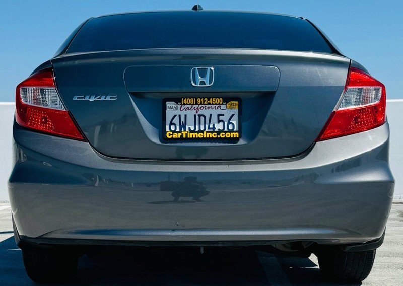 Honda Civic Sedan Vehicle Full-screen Gallery Image 10