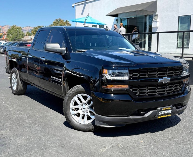Chevrolet Silverado 1500 Vehicle Full-screen Gallery Image 02