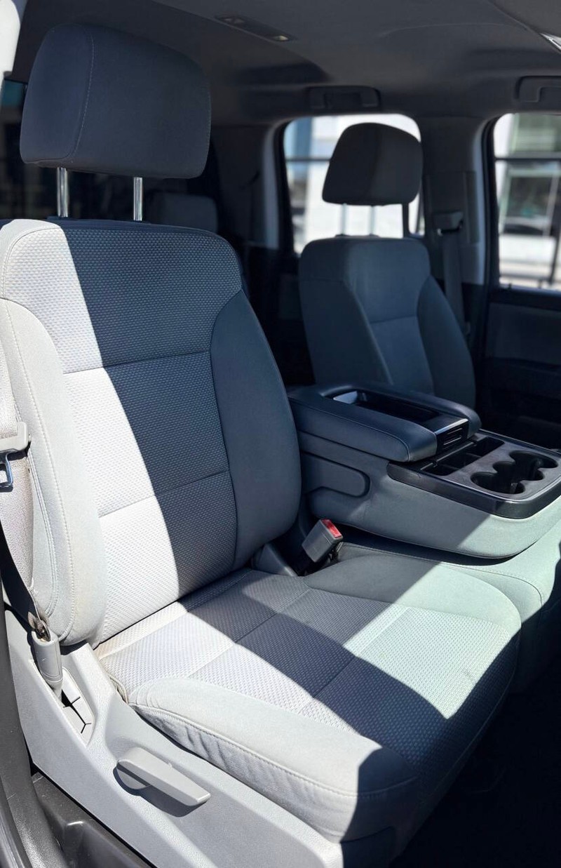Chevrolet Silverado 1500 Vehicle Full-screen Gallery Image 14