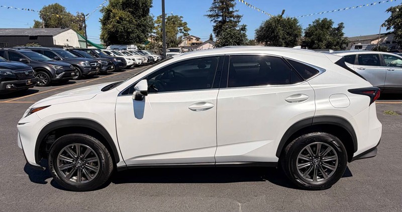 Lexus NX Vehicle Full-screen Gallery Image 04