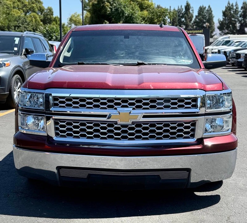 Chevrolet Silverado 1500 Vehicle Full-screen Gallery Image 02