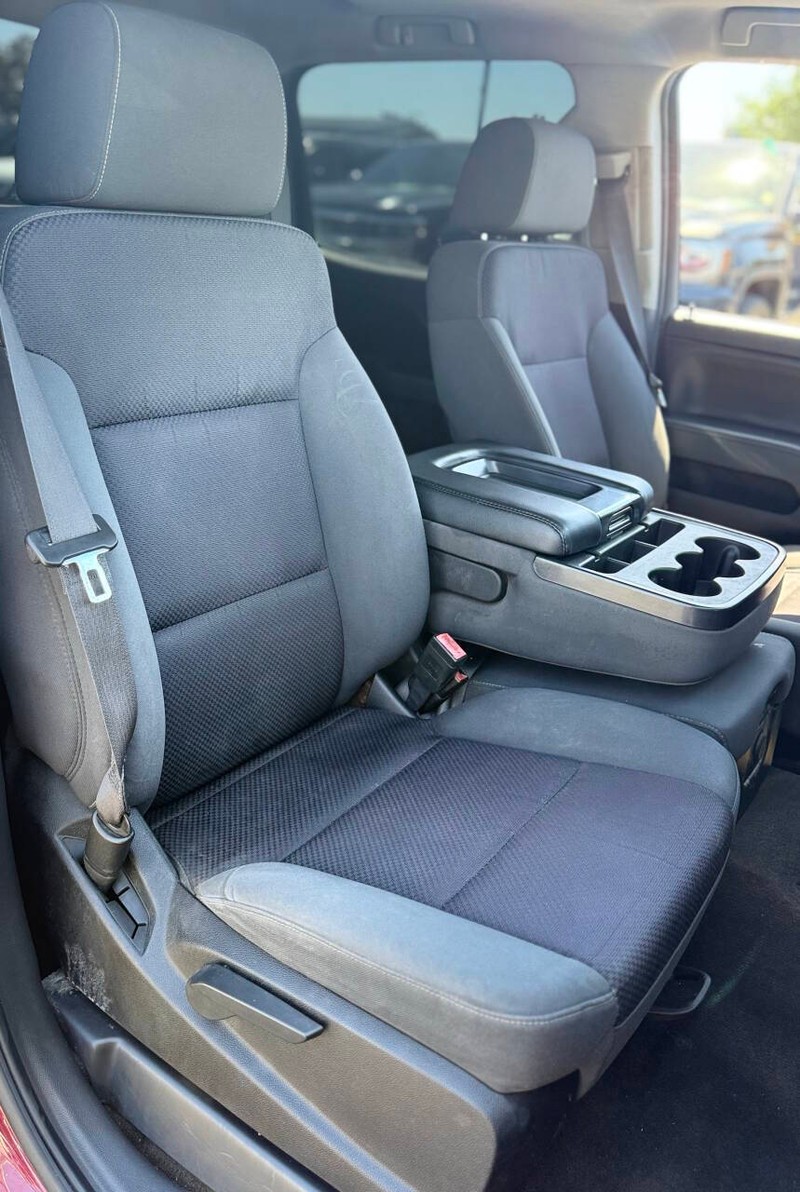 Chevrolet Silverado 1500 Vehicle Full-screen Gallery Image 13