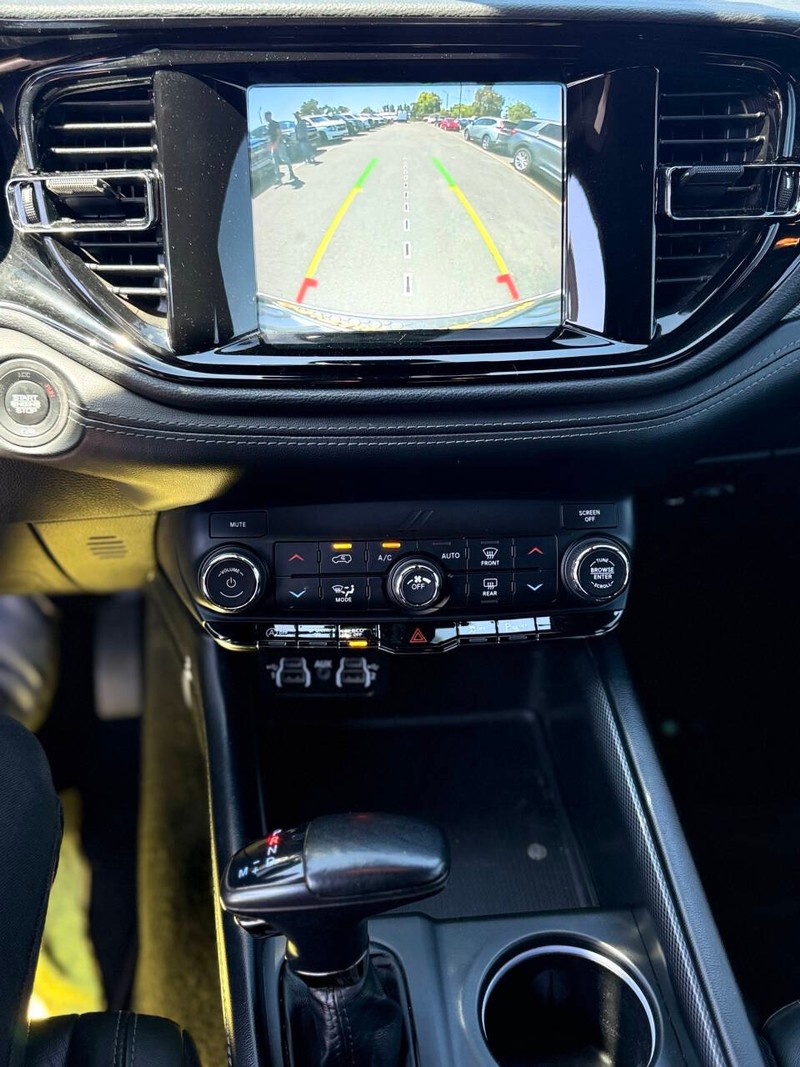 Dodge Durango Vehicle Full-screen Gallery Image 12