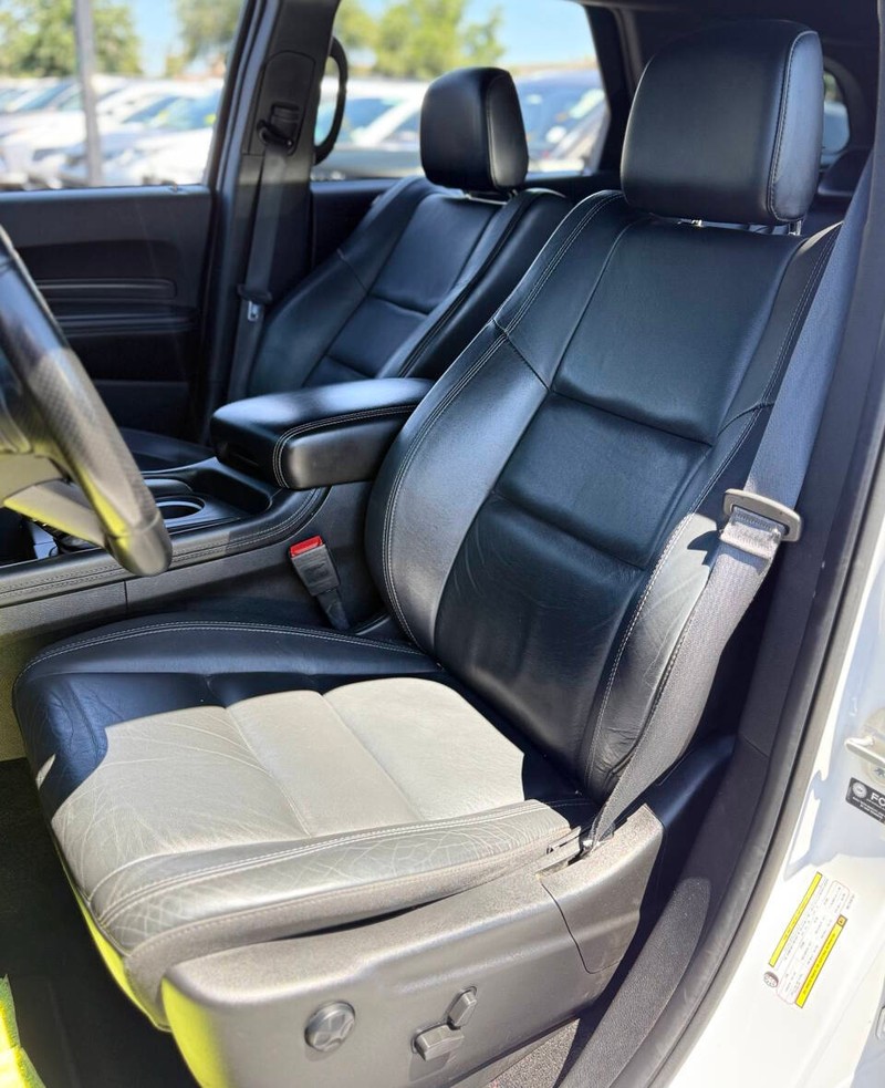 Dodge Durango Vehicle Full-screen Gallery Image 13