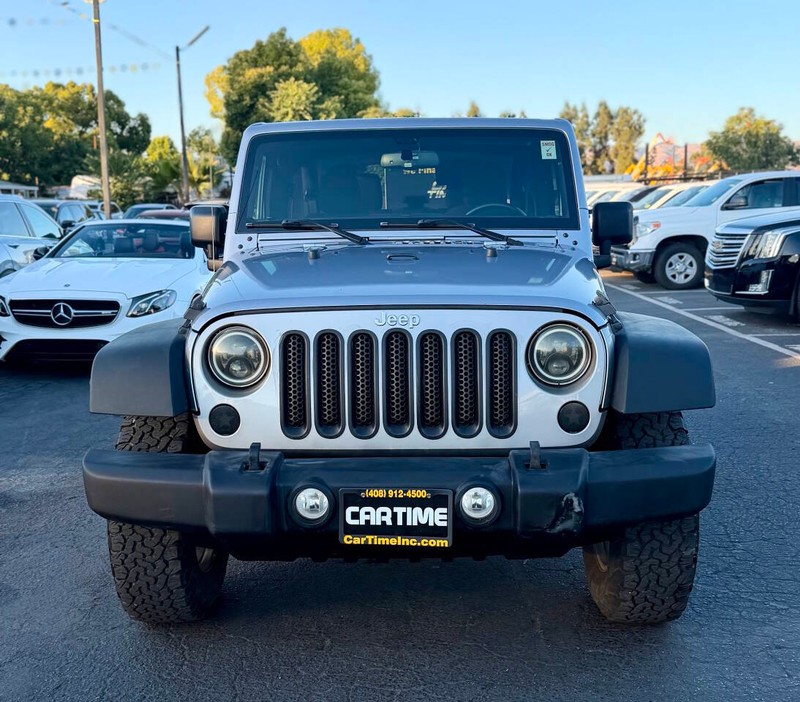 Jeep Wrangler JK Vehicle Full-screen Gallery Image 02