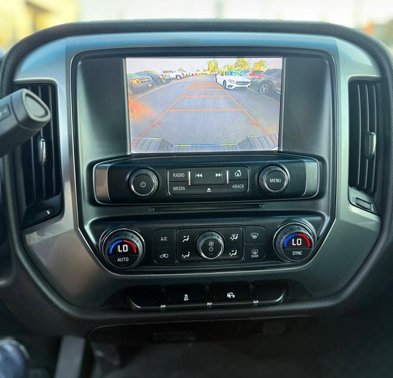 Chevrolet Silverado 1500 Vehicle Full-screen Gallery Image 12