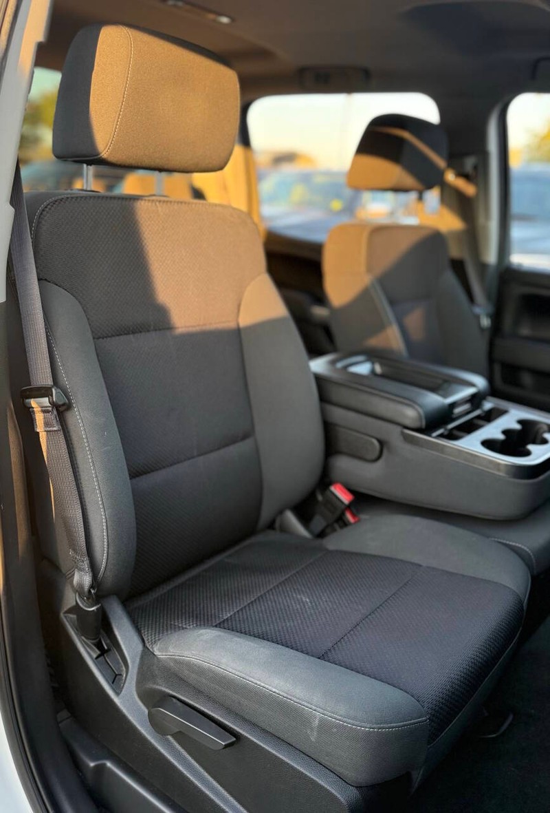 Chevrolet Silverado 1500 Vehicle Full-screen Gallery Image 14