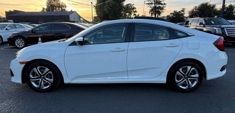 Honda Civic Sedan Vehicle Full-screen Gallery Image 04