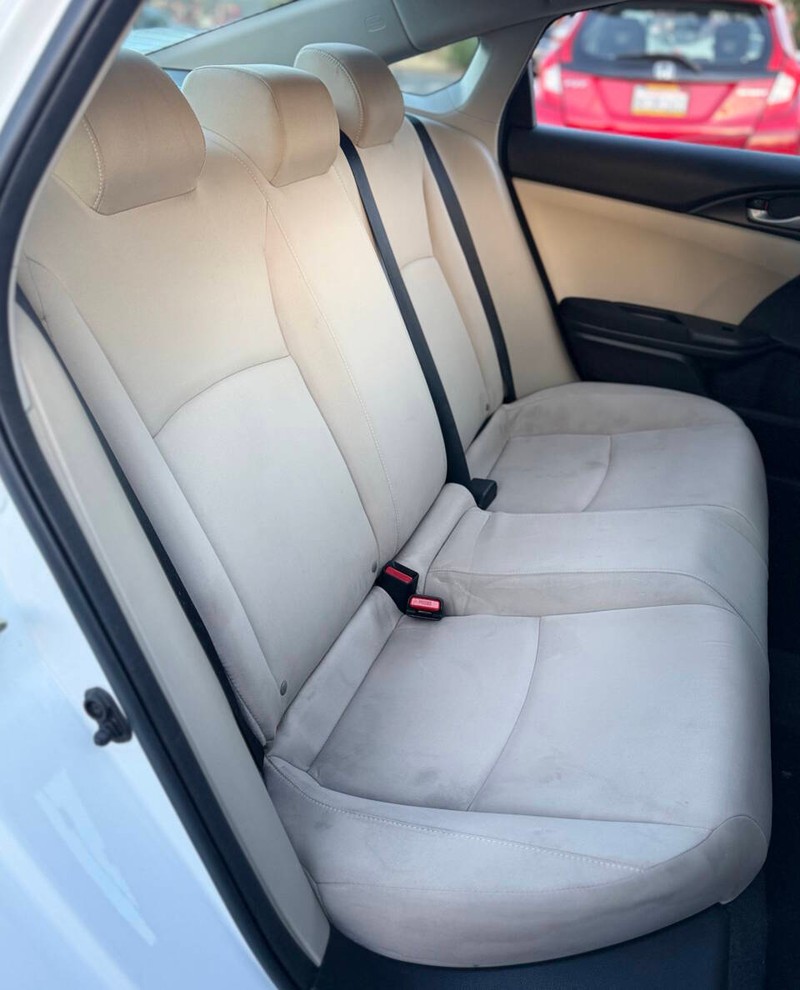 Honda Civic Sedan Vehicle Full-screen Gallery Image 14