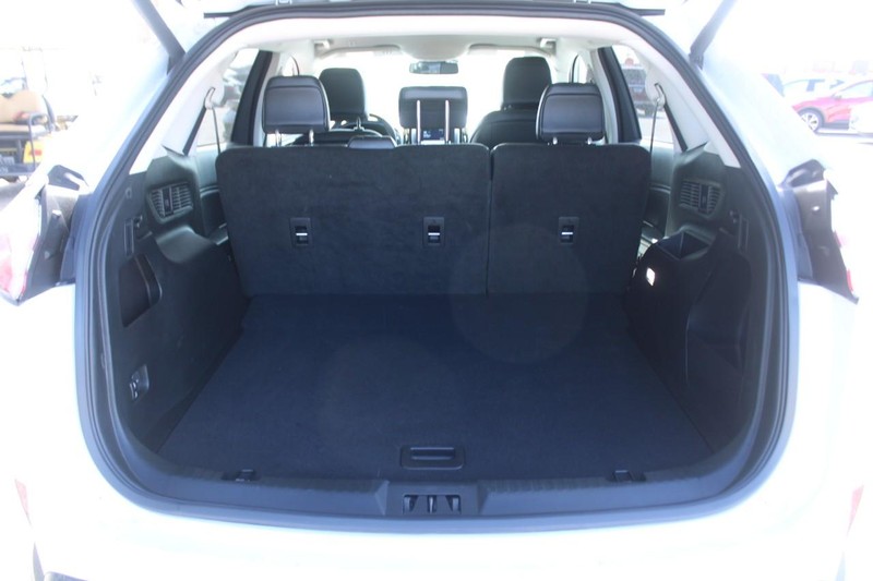 Ford Edge Vehicle Full-screen Gallery Image 06