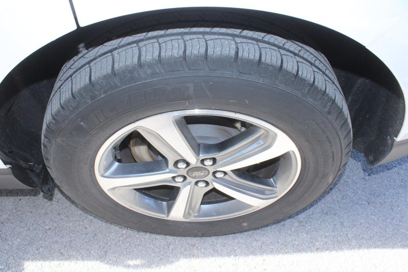 Ford Edge Vehicle Full-screen Gallery Image 07