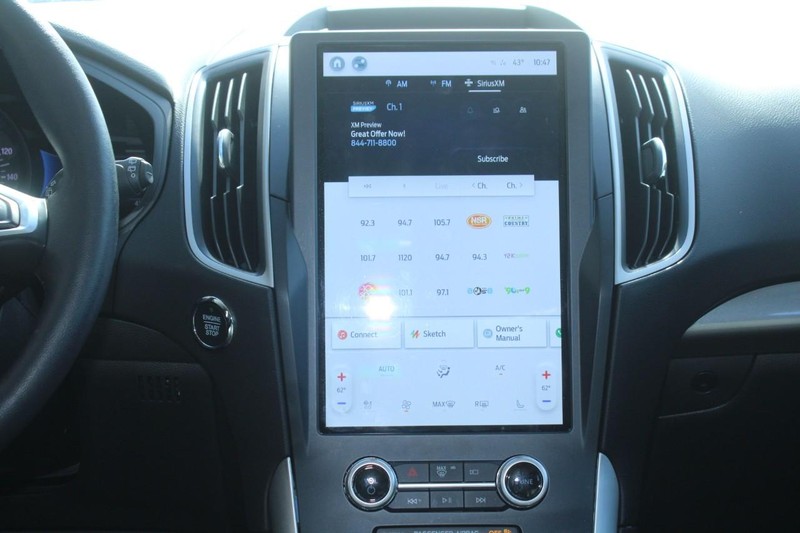 Ford Edge Vehicle Full-screen Gallery Image 12