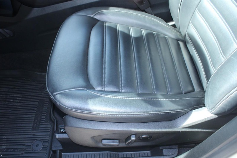 Ford Edge Vehicle Full-screen Gallery Image 15