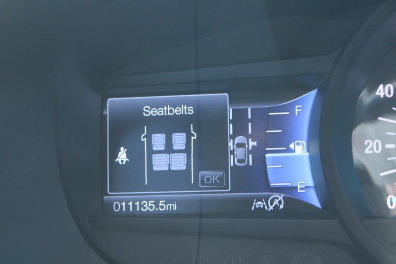 Ford Edge Vehicle Full-screen Gallery Image 18