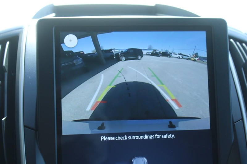 Ford Edge Vehicle Full-screen Gallery Image 19