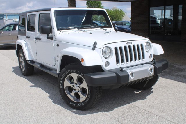 Used 2018 Jeep Wrangler JK Unlimited Sahara with VIN 1C4HJWEG4JL922585 for sale in Jerseyville, IL