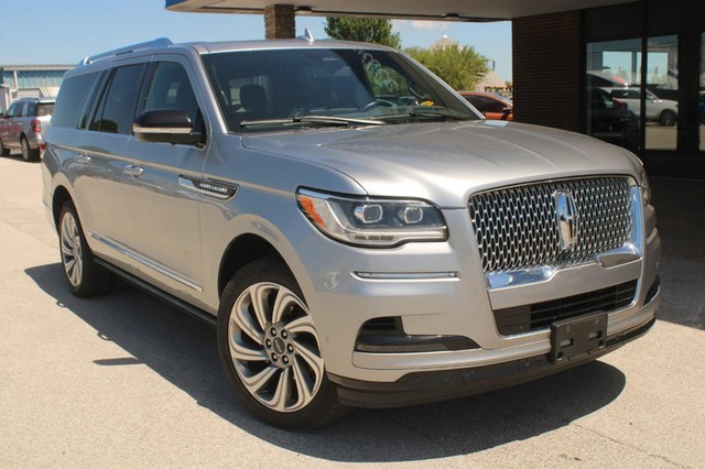 Used 2022 Lincoln Navigator Reserve L with VIN 5LMJJ3LT3NEL10185 for sale in Jerseyville, IL