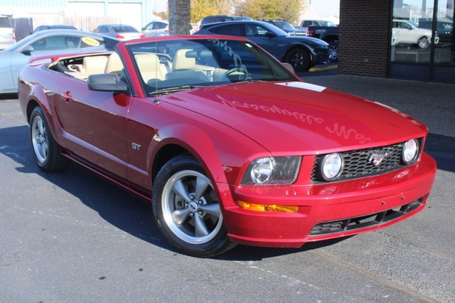 Used 2006 Ford Mustang GT Premium with VIN 1ZVFT85H465228834 for sale in Jerseyville, IL