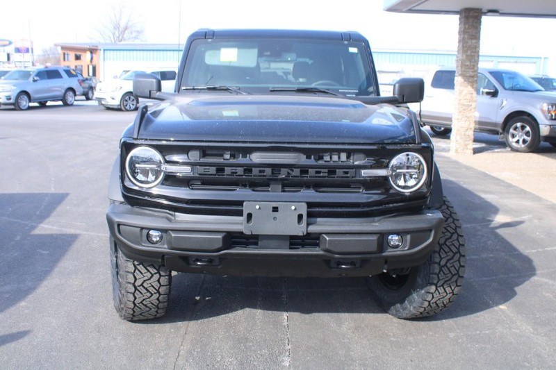 Ford Bronco Vehicle Full-screen Gallery Image 08