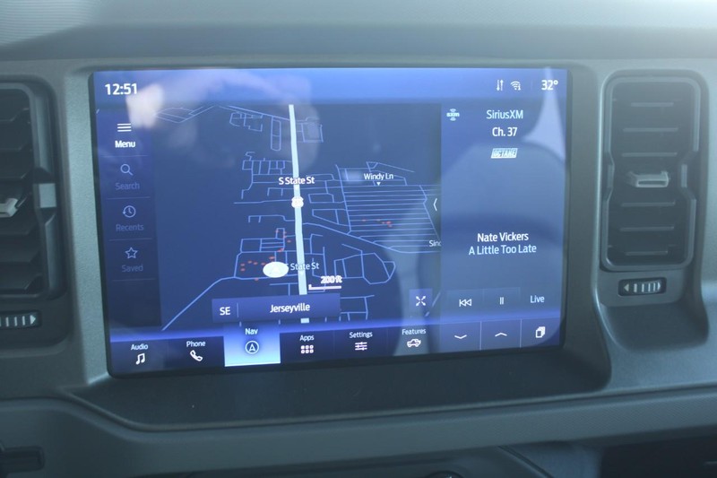 Ford Bronco Vehicle Full-screen Gallery Image 18