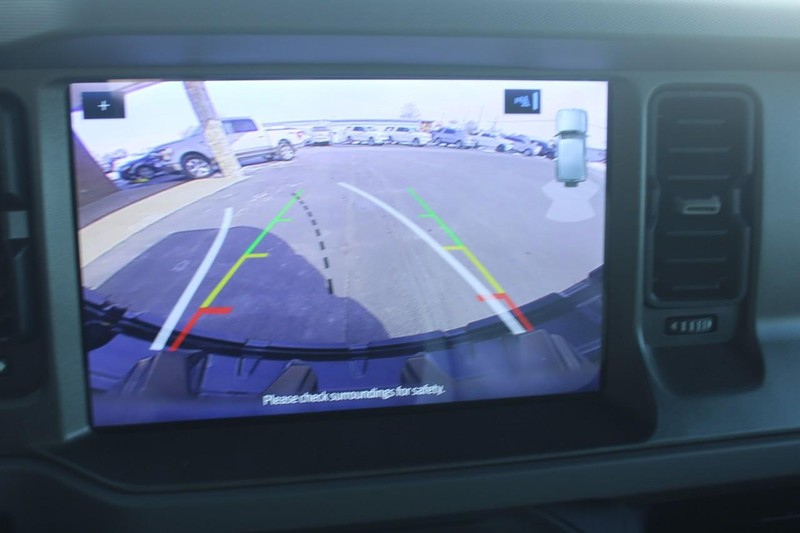 Ford Bronco Vehicle Full-screen Gallery Image 19